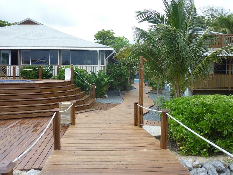 Wikkid Resort Dixon Cove Экстерьер фото