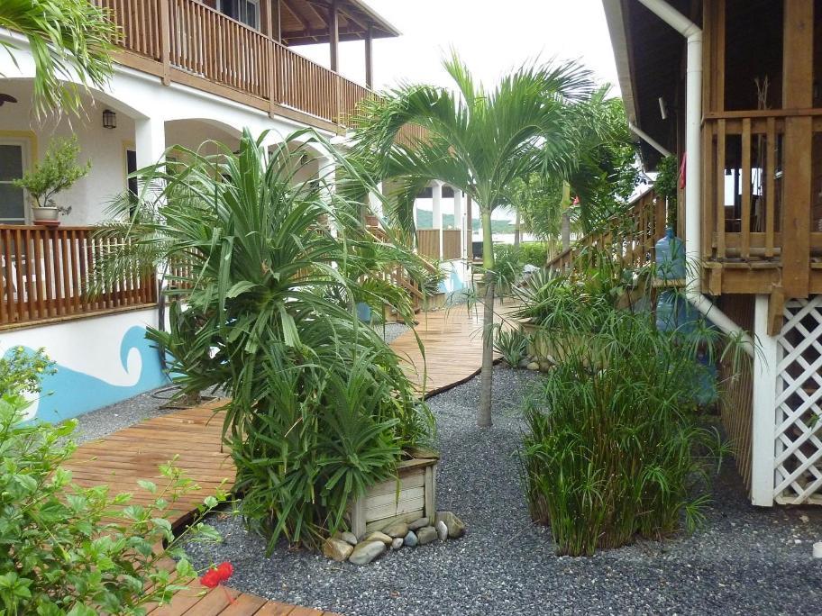 Wikkid Resort Dixon Cove Экстерьер фото